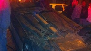 VIDEO Accident spectaculos petrecut cu putin timp in urma! O masina s-a dat peste cap dupa ce a plonjat peste un gard!