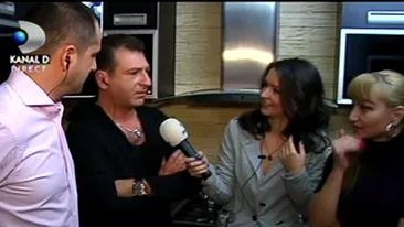 VIDEO Madalin Ionescu si Florin Axinte, impreuna cu sotiile si copii, au inceput din aceasta seara sa sarbatoreasca Craciunul la nasul lor acasa, Christian Sabbagh