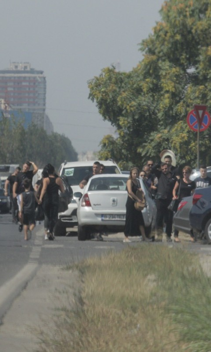 DANIEL CHIRAŞ este condus pe ultimul drum! Imagini LIVE de la înmormântarea „locotenentului” lui NUŢU CĂMĂTARU