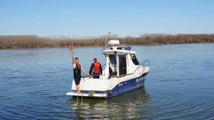 El este curajosul care, de 14 ani, scoate crucea din Dunăre, la Calafat, de Bobotează