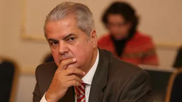 Adrian Nastase, primele marturisiri din inchisoare: Le multumesc celor care nu s-au intrebat ce urme lasa in suflet un glont cu calibrul 38 special