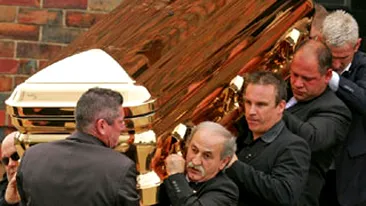 Mafiot australian inmormantat in sicriu de aur