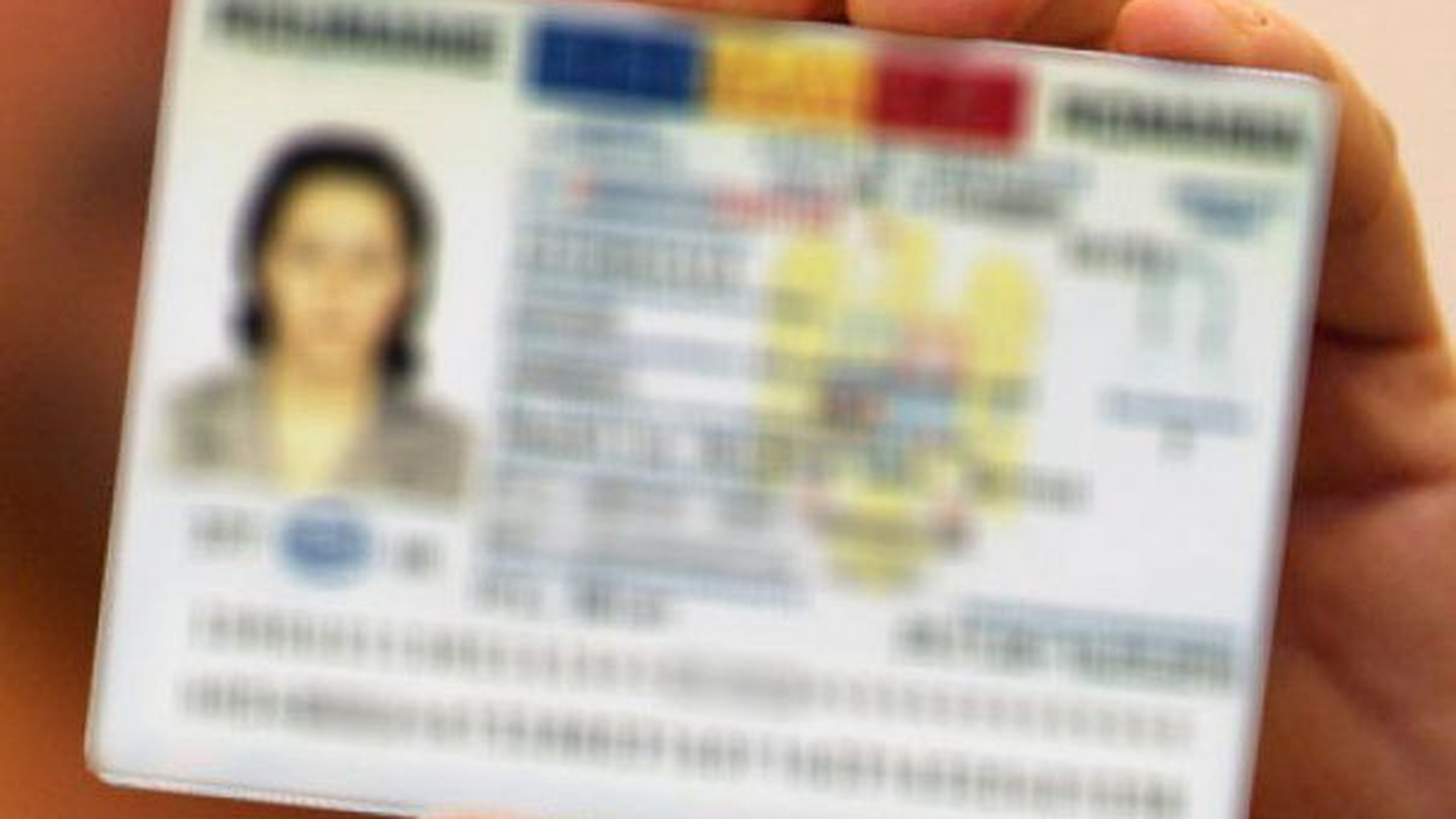 Se schimbă cărțile de identitate! Legea a fost promulgată