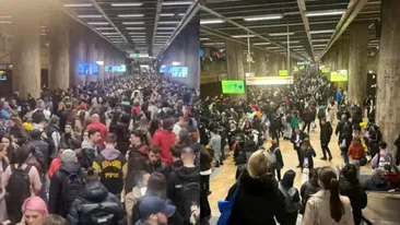 O fată de 15 ani s-a aruncat în fața metroului, la Eroilor. Informații de ultimă oră despre starea ei