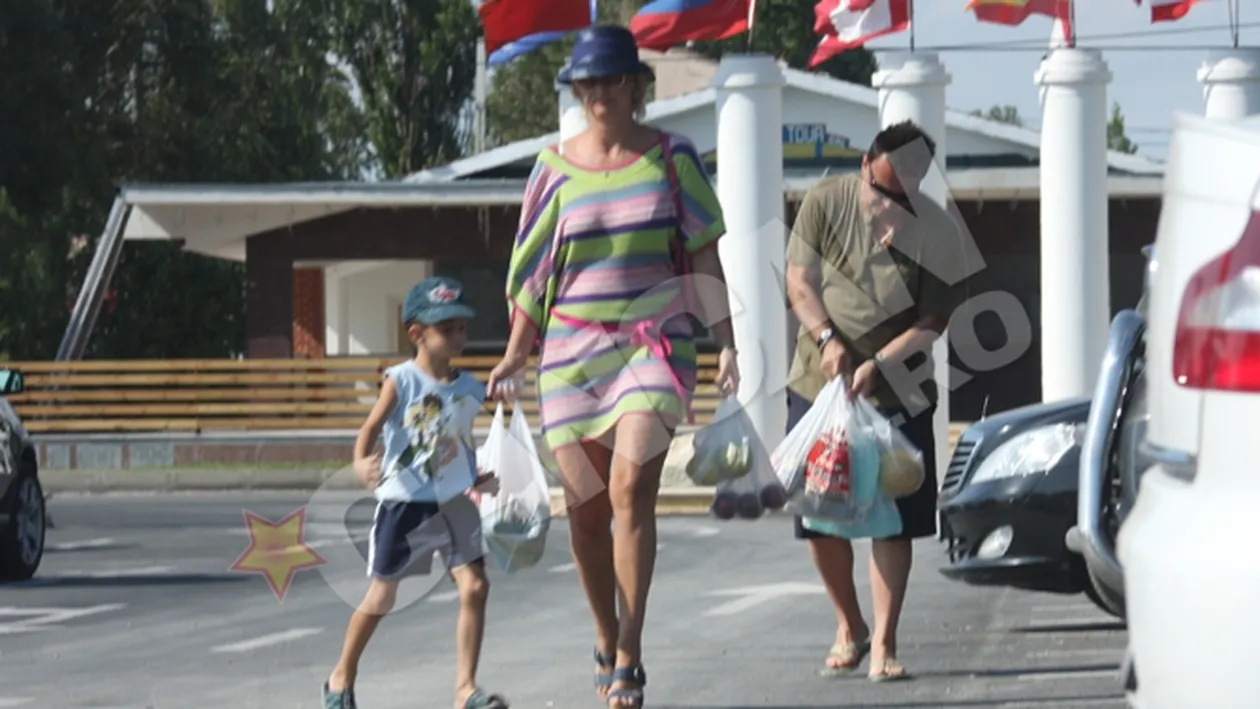 Iuliana Marciuc si-a iesit din forma! Plina de celulita, in fusta scurta!