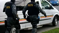 Timişoara: Trei kilograme de amfetamină şi cocaină, descoperite de poliţişti într-un autoturism oprit în trafic. Trei persoane au fost reţinute