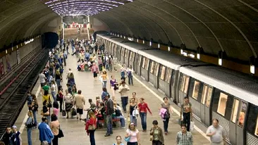 INFORMATIE DE ULTIMA ORA! Doi tineri, la un pas de MOARTE la statia de metrou Piata Unirii