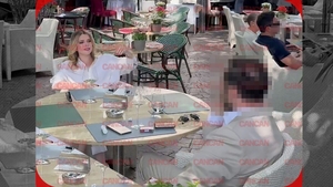 Alexandra Dinu l-a ”săgetat” pe mega-milionar la un pahar de vin! După escapada nocturnă cu Bobby Păunescu, fosta soție a lui Adrian Mutu lovește și în miezul zilei