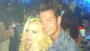 Sergiu Barboni este istorie! Simona Trasca s-a sarutat toata noaptea in club cu un salvamar!