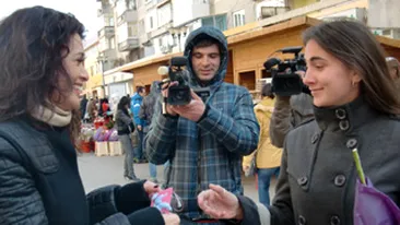 Raluca Lazarut a impartit martisoare in Constanta