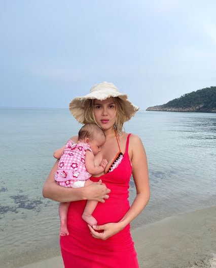 Emily Burghelea, vacanță de vis în Grecia: ”Sexy mama?” GALERIE FOTO