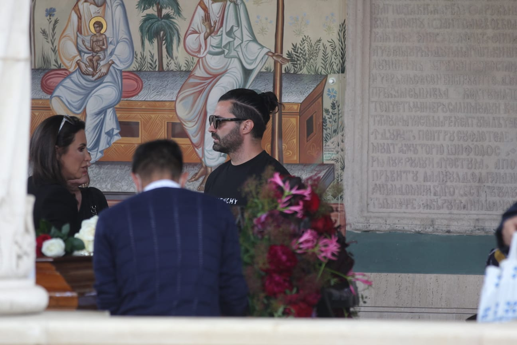 Imagini în exclusivitate de la înmormântarea lui Costin Mărculescu