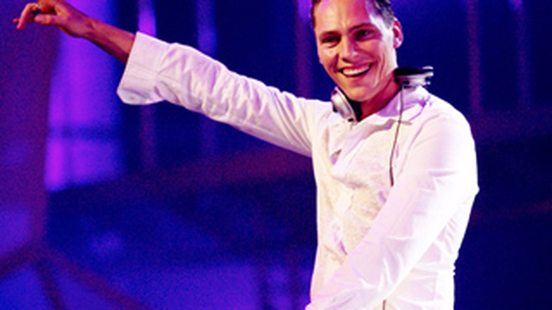 VIDEO DJ Tiesto si-a facut emisiune pe YouTube! In fiecare marti te invita "Inside The Booth"!