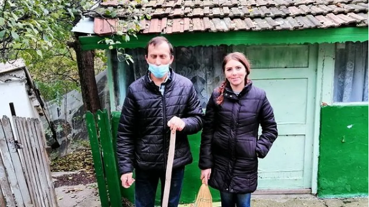 Ce s-a întâmplat pe străzile Bârladului când Vulpița și Viorel s-au întâlnit cu un fan! ”Pleacă, băi, handicapatule!” VIDEO