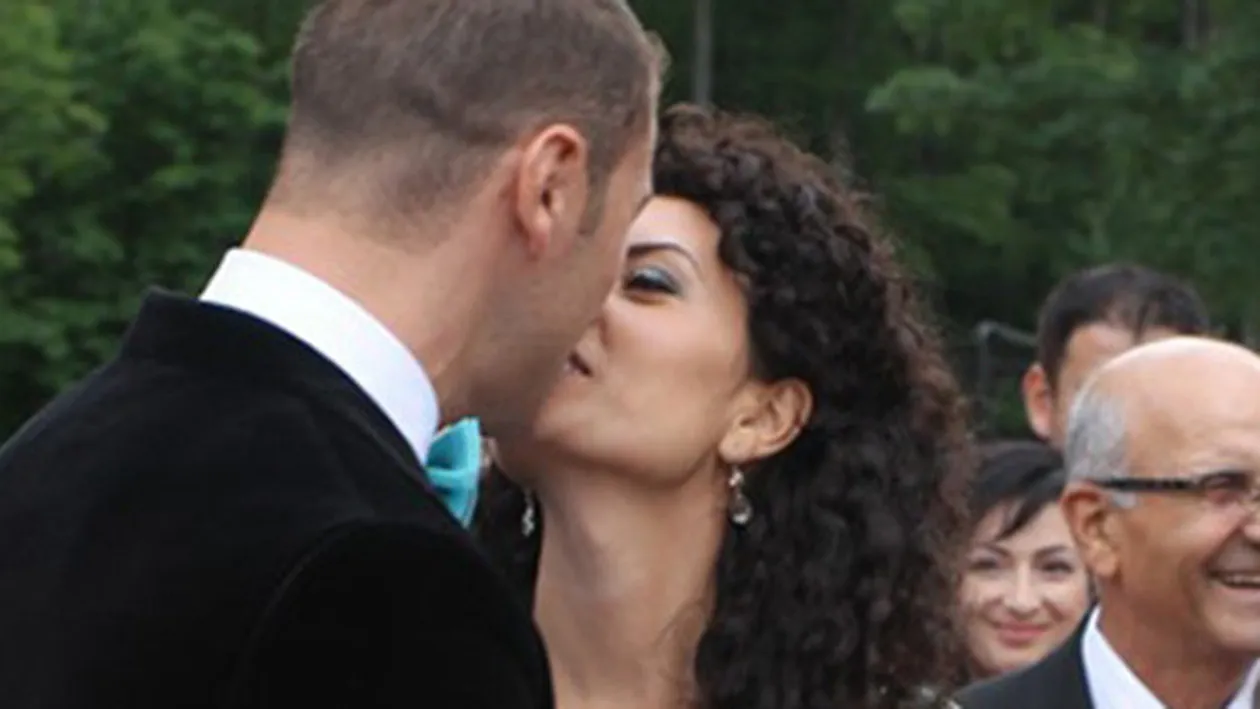 Ce frumoasă e sotia lui Lucian Bute! Elena a impresionat invitatii de la nunta ei printr-o rochie simplă si un machiaj discret