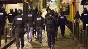 Atentatele teroriste din Paris, vazute prin ochii unui roman. Vezi ce se intampla acum in capitala Frantei