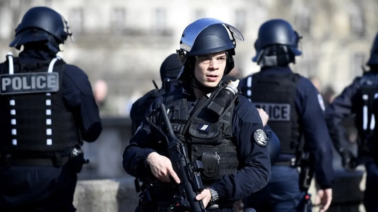 Incident șocant! Doi români, înjunghiați în Franța din motive rasiste. Ce a declarat atacatorul