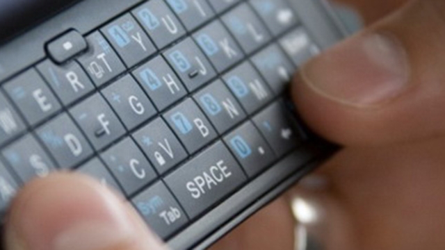 MESAJE DE ANUL NOU. Urări care pot fi trimise prin SMS de REVELION 2014