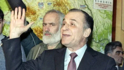 Ce a apărut la MORMÂNTUL lui Ion Iliescu, la un an de la moartea sa. Imagini fără cuvinte