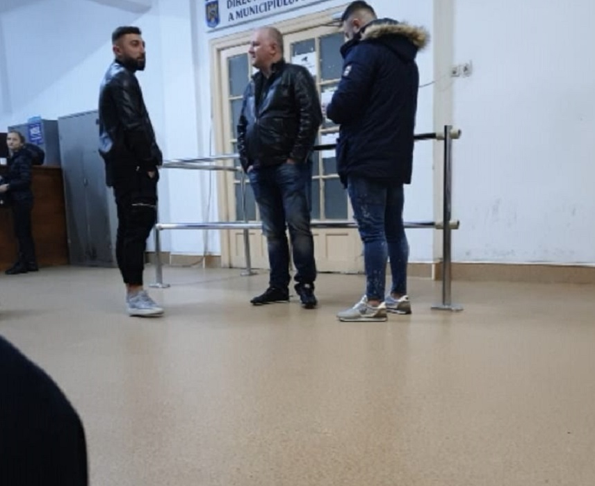 Cezar, nepotul celebrului Napoleon, s-a predat autorităților