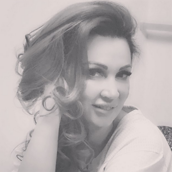 Nicoleta Luciu s-a retras din TV şi se dedică 100% vieţii de familie