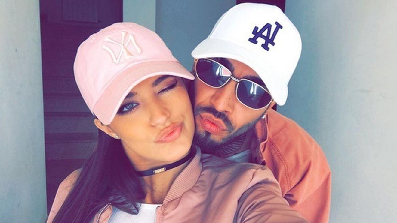 Antonia şi-a lăsat barbă şi şi-a pus ochelari! Prietenii au fost impresionaţi de schimbarea de look