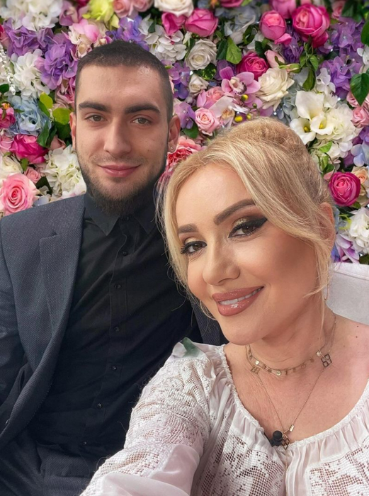 Ce imagini a publicat Adriana Ochișanu cu fiul ei, după ce s-a trezit din comă. Nepotul lui Nicolae Botgros trece în continuare prin clipe grele