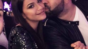 Florin Salam, apariție de senzație la botezul nepotului! Artistul a venit cu decapotabila și a împărțit bani în stânga și-n dreapta