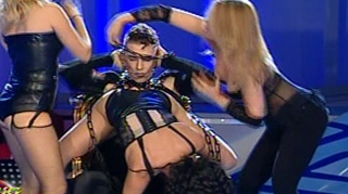 VIDEO Mamma mia, ce perverse! Uite ce senzual danseaza Laura Cosoi, Gina Pistol si Adriela!