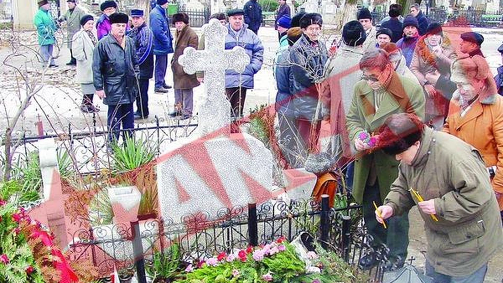 Pelerinaj la mormintele sotilor Ceausescu