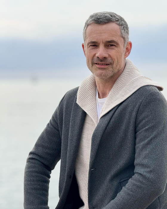 Prezentatorul de la pupitrul stirilor matinale are zilele numărate în Antena Stars