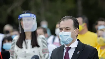 FOTO | Ludovic Orban, întâlnire matinală la o terasă din Râmnicu Vâlcea