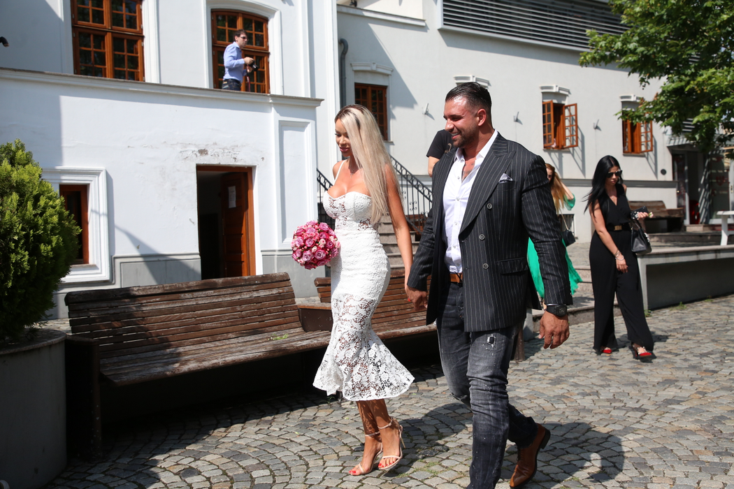 Bianca Drăgușanu și Alex Bodi s-au căsătorit pe 1 august