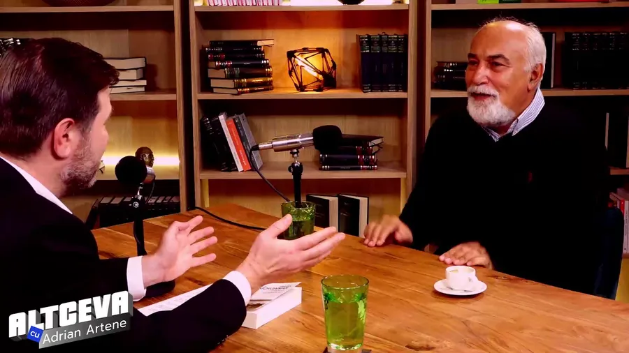 Varujan Vosganian este invitatul lui Adrian Artene la podcastul "ALTCEVA", difuzat sâmbătă, de la ora 19.00 pe canalul de YouTube dedicat/ (Sursa: Captură video)