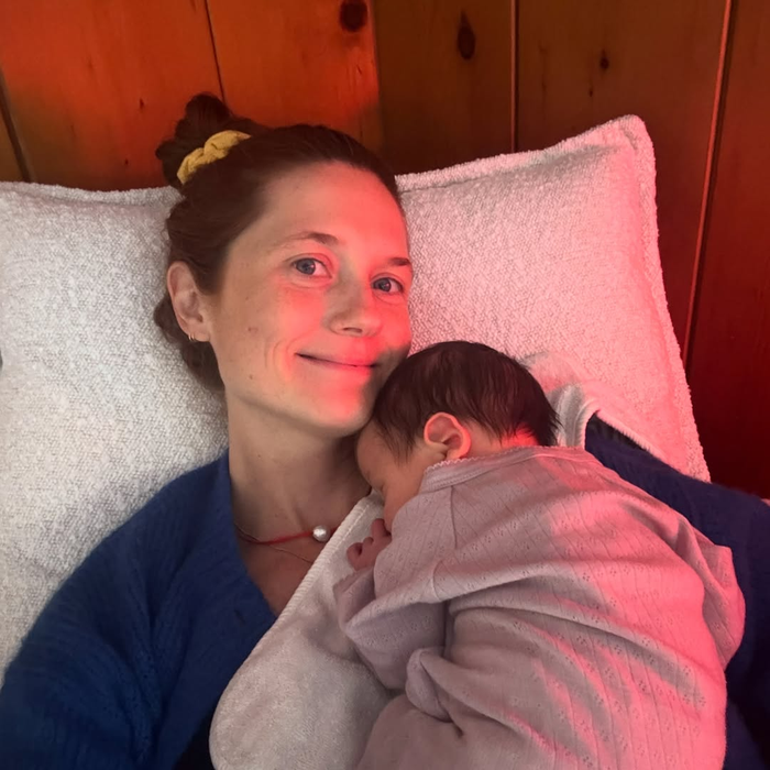 Bonnie Wright a născut acasă, sursa-captură social media thisisbwright