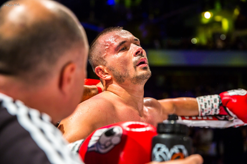 Debut de senzație în boxul românesc!