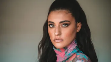 Imagini incredibile cu Antonia. Artista s-a fotografiat cu fața plină de coșuri. FOTO