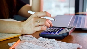 A crescut taxa obligatorie pentru cei care locuiesc la bloc. Cât trebuie să achite, de acum