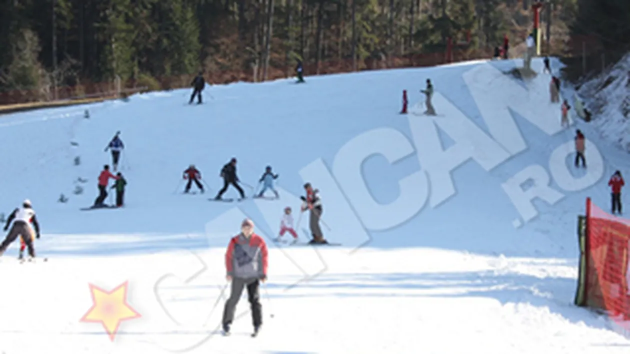 Turistii care isi petrec Revelionul pe Valea Prahovei vor putea schia la Sinaia, Busteni si Azuga