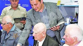 Stefan Florescu i-a premiat pe veteranii de razboi