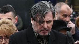 Acuzat că vrea să-şi refacă viaţa alături de altă femeie, Cornel Galeş a răbufnit: "Doamne, te rog, scoate-mă din această lume!"