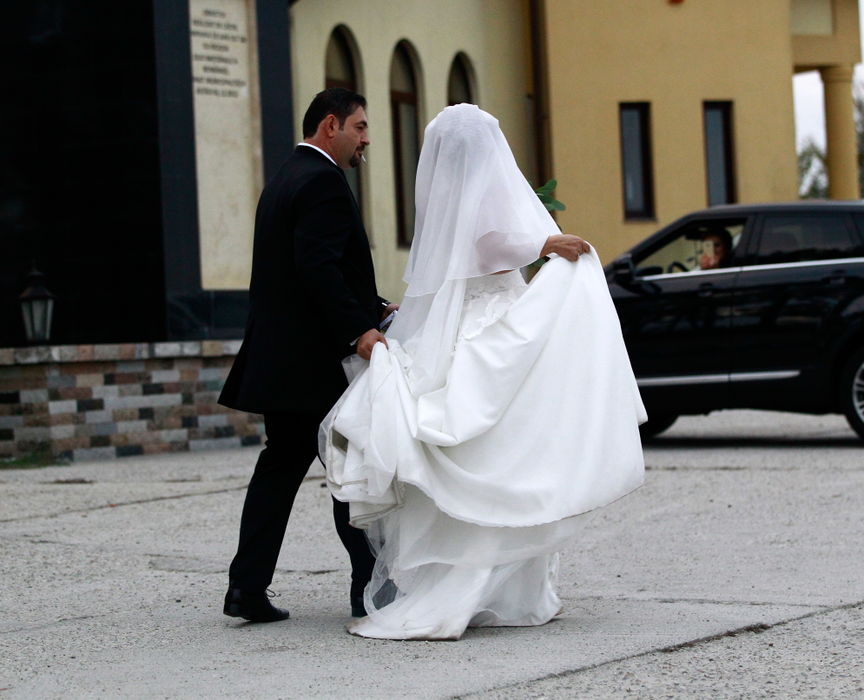 Primarul Slatinei, Emil Moţ, s-a cununat religios cu Ana Maria