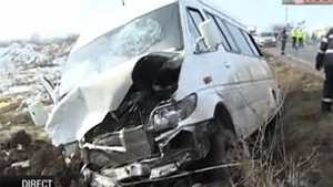 Accident grav langa Bucuresti! Un microbuz s-a răsturnat, cinci persoane au fost rănite