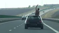 Teribilism dus la extrem! Inconstienta unor tineri putea sa se tranforme intr-o mare tragedie pe Autostrada Soarelui!