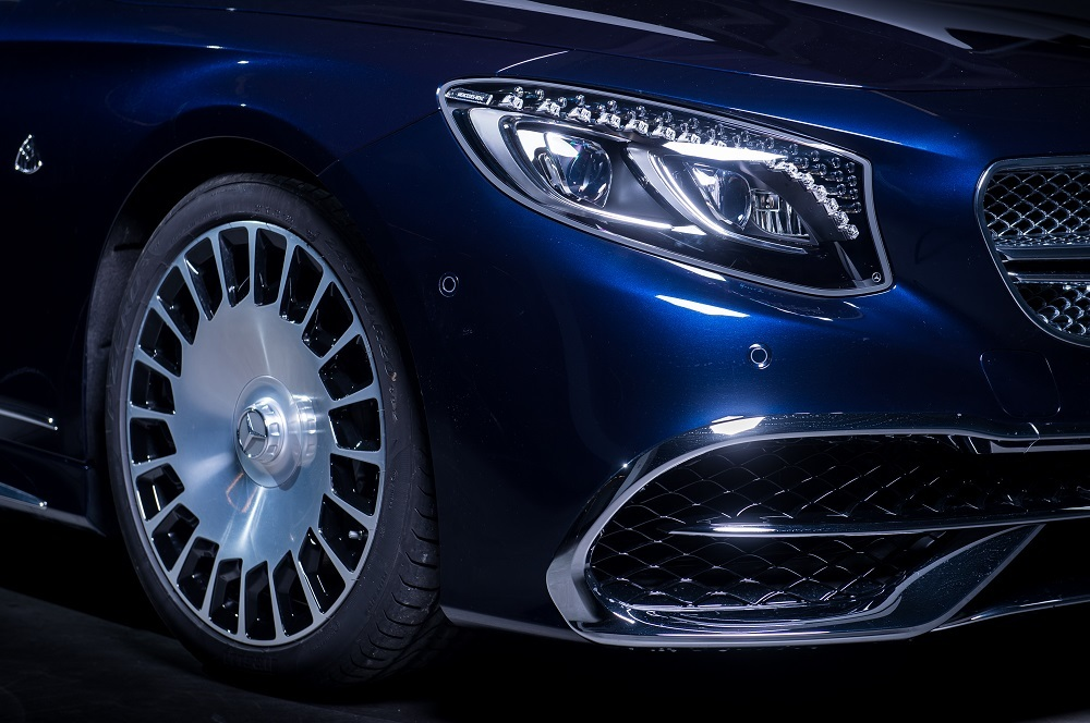 FOTO / Ion Ţiriac, primul posesor din lume al noului bolid Maybach S650 Cabriolet! Câţi bani a scos din conturi fostul tenismen