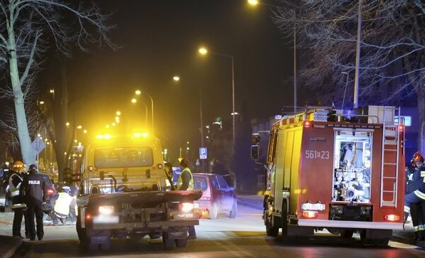 Premierul Poloniei a fost implicat într-un accident rutier! Maşina în care se afla a plonjat de pe sensul de mers