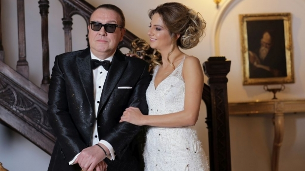 GABRIEL COTABIŢĂ ia măsuri în ceea ce-o priveşte mai tânăra soţie! Ce face când observă cum vrea ALINA să iasă din casă