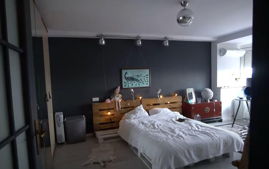 Bianca Adam locuiește în București. Sursă foto: captură video
