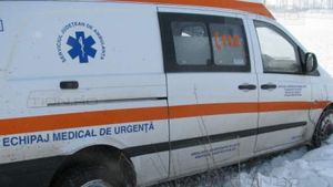 Interventie dificila la Suceava! Medicii au parcurs 24 de kilometri in 8 ore pentru a transporta la spital o femeie supraponderala