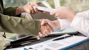 Un angajat a primit din greşeală 330 de salarii, iar după 3 zile a fost de negăsit. Judecătorii au hotărât că poate să păstreze banii